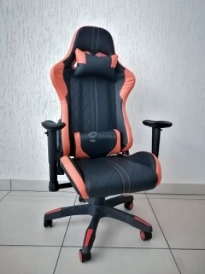 Кресло геймерское Barneo K-52 (черная экокожа оранжевые вставки) в Верхней Пышме - verhnyaya-pyshma.ok-mebel.com | фото 1